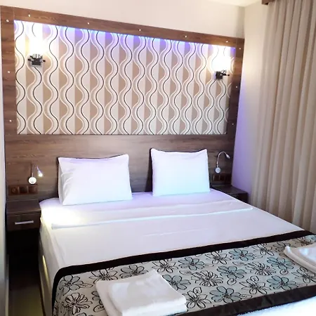 Dolphin & Hotel 4*
