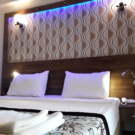 Hotel Dolphin & 4*