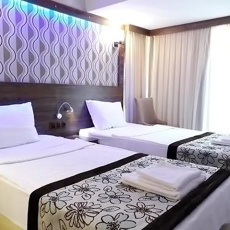 Hotel Dolphin & 4*